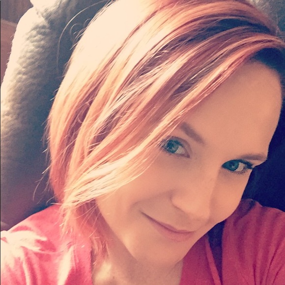 Meet your Posher, Laura - Picture 3 of 5